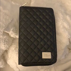 IT cosmetics brush case